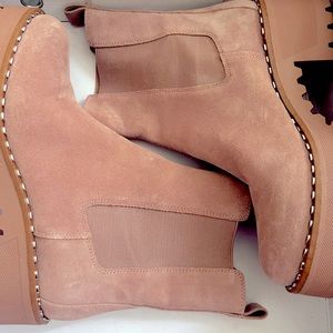 Madisha Chelsea Boot